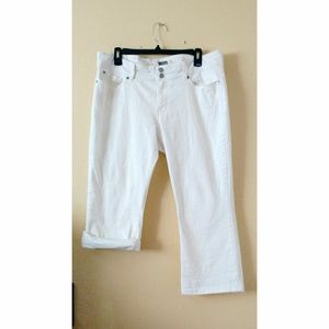 Levi's Signature White Jean Capris Size 14